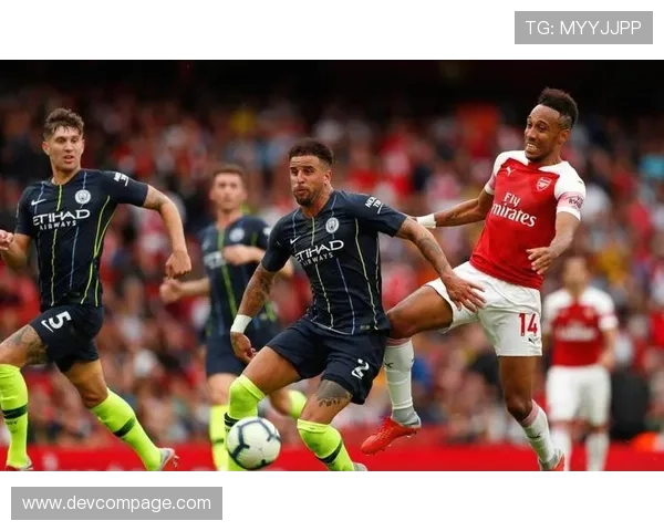 摔角老将携巨犬选美失冠 疯狂护宠