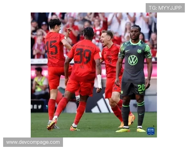 [德甲]沃尔夫斯堡队角球传中 阿穆拉头球破门.